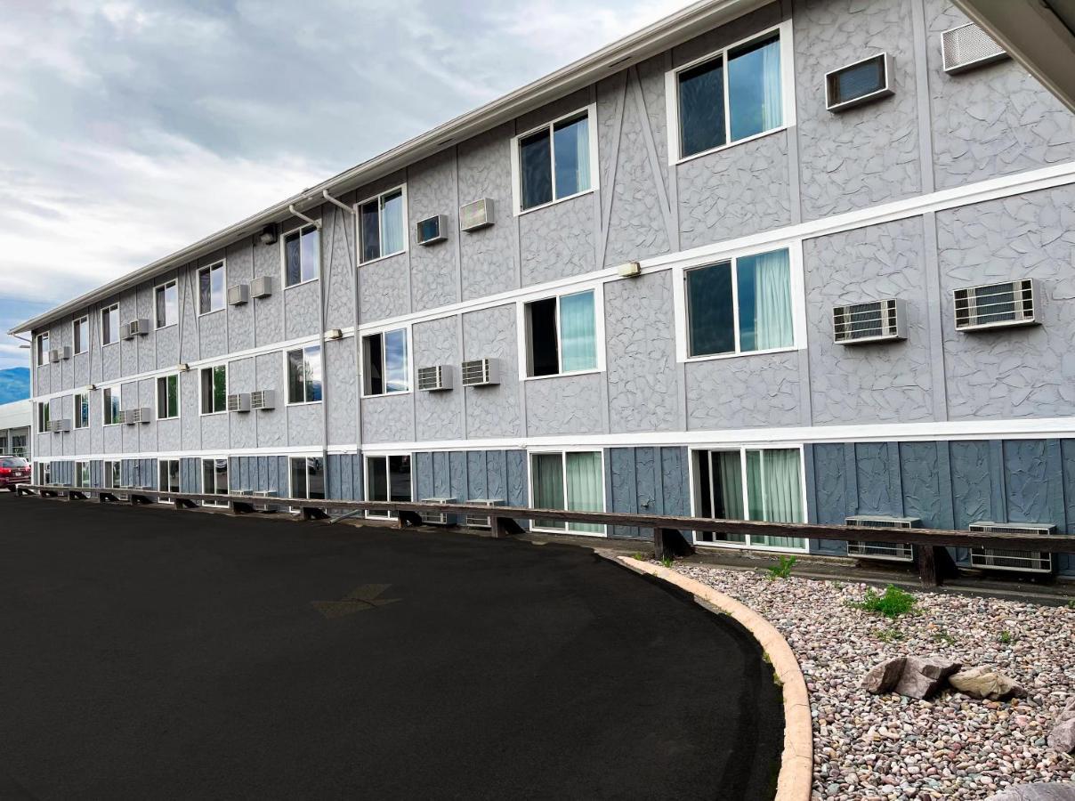 Super 8 By Wyndham Missoula/Brooks Street Hotel Екстериор снимка