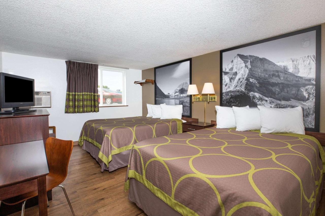 Super 8 By Wyndham Missoula/Brooks Street Hotel Екстериор снимка
