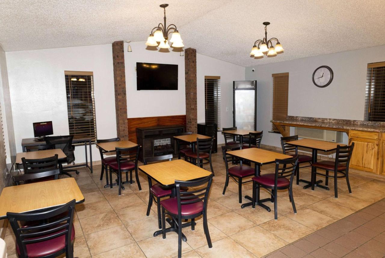 Super 8 By Wyndham Missoula/Brooks Street Hotel Екстериор снимка