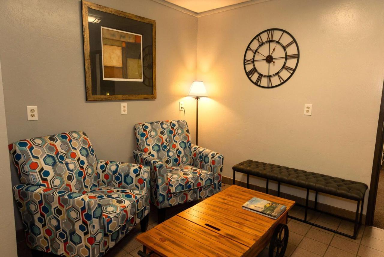 Super 8 By Wyndham Missoula/Brooks Street Hotel Екстериор снимка